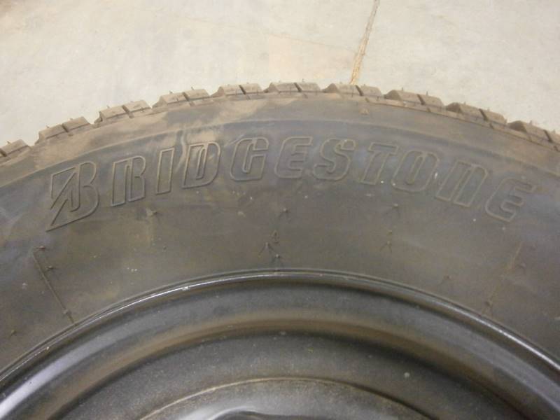 16 Wheel & Tire
