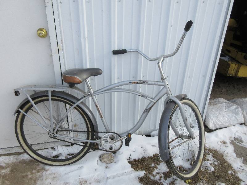 COLLECTIBLE SCHWIN BICYCLE