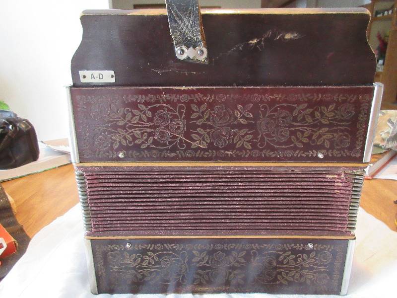 vintage beavor brand accordian
