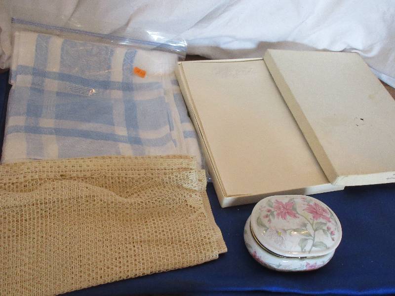 46x48 table cloth