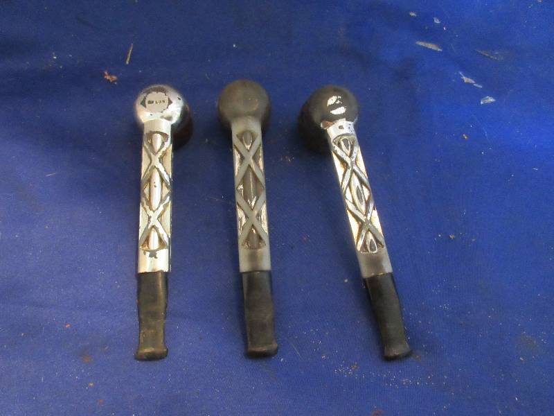 3 collectible pipes
