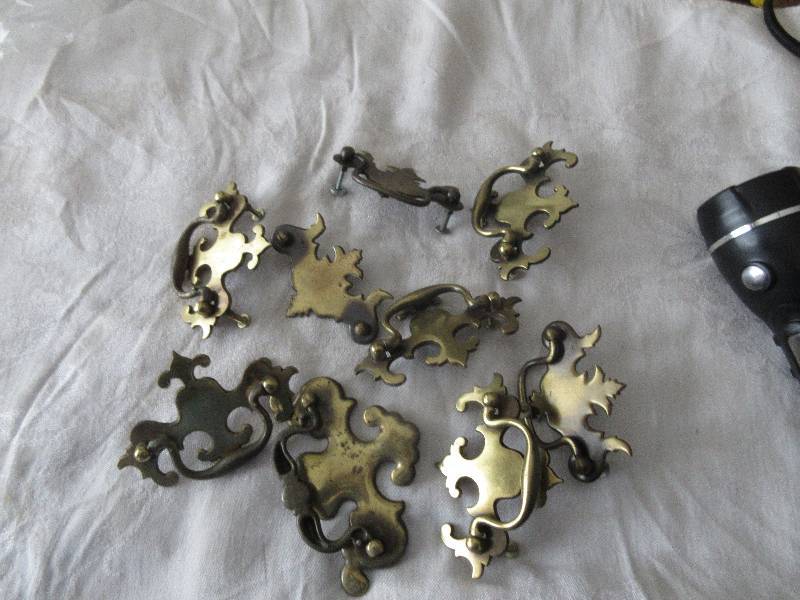 9 drawer handles