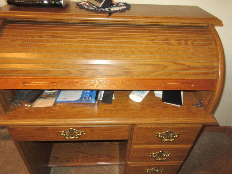beautiful oak roll top desk