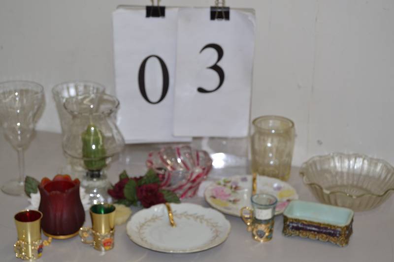 lot 3 image: Misc collectibles