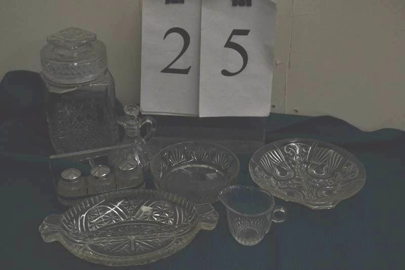 lot 25 image: Glass Dishes