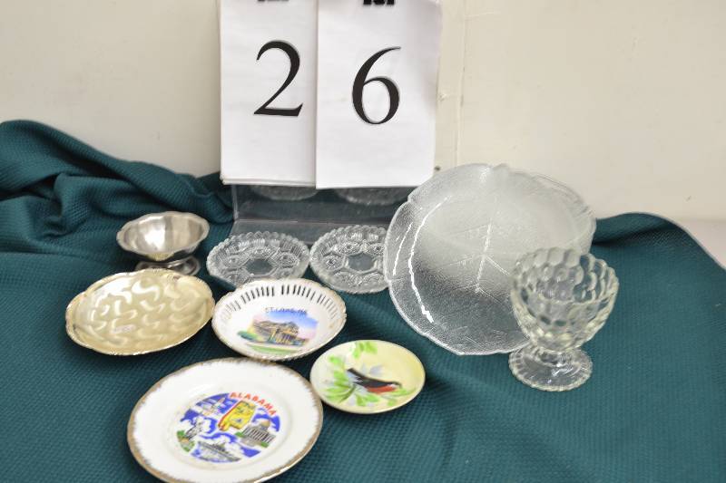 lot 26 image: Misc Dishes