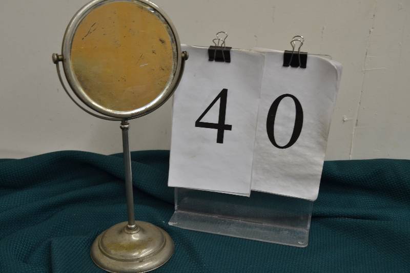 lot 40 image: Mirror