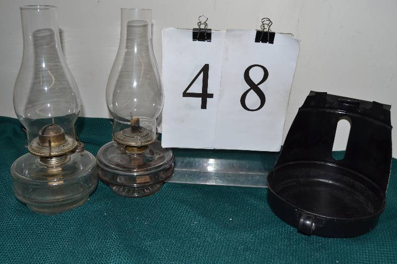 lot 48 image: oil Lamp