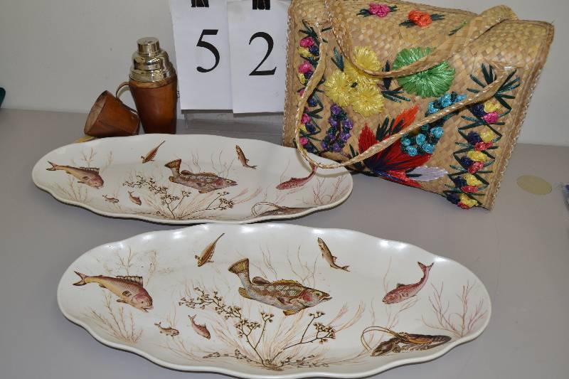 lot 52 image: Collectibles