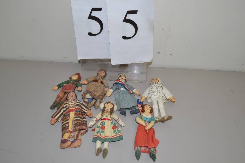 lot 55 image: dolls