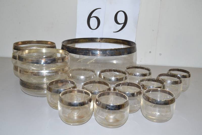 lot 69 image: Dishes