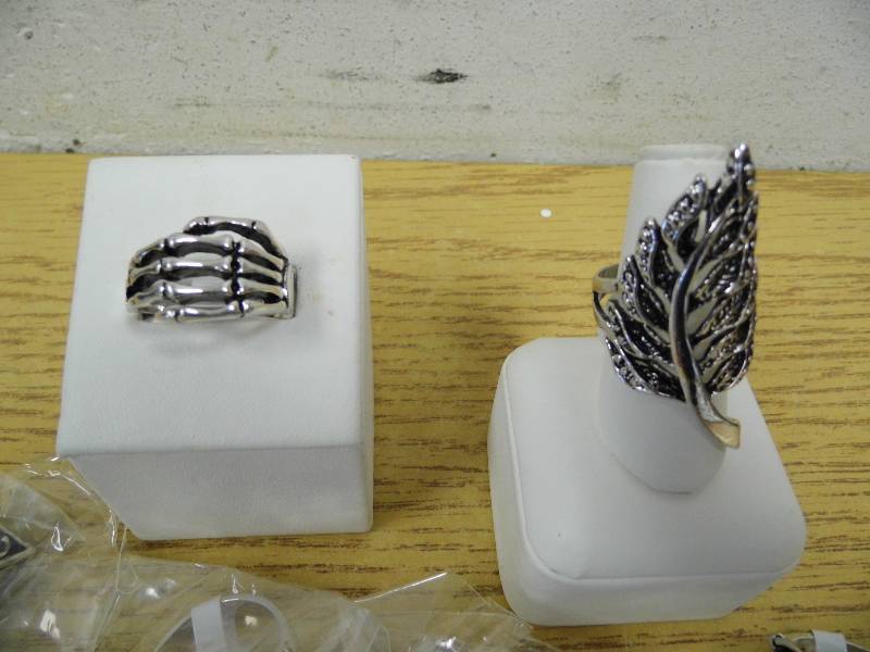 25 New Rings