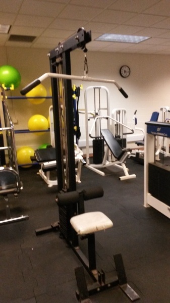 Lat Pull Down Machine