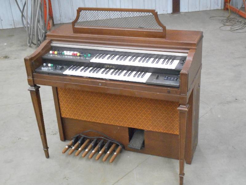 lot 11 image: Yamaha Electric Organ, Works ...