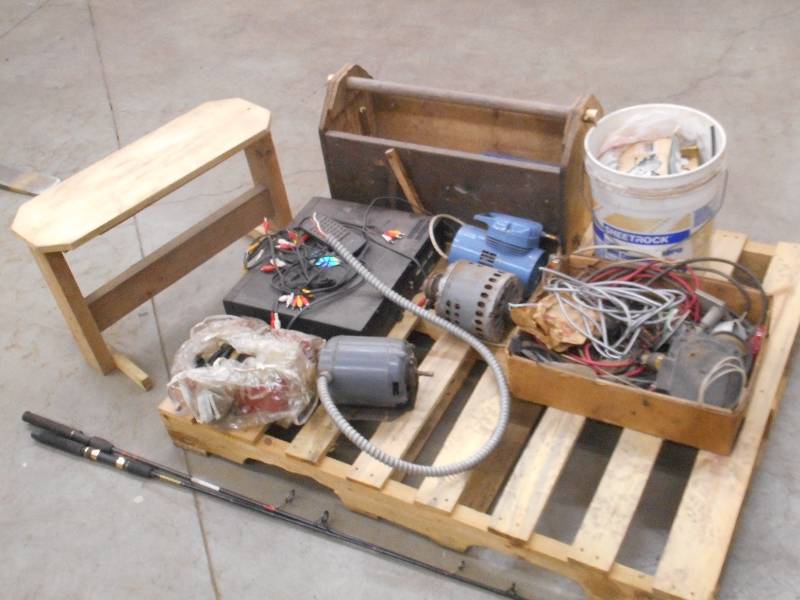 lot 16 image: Pallet Lot Electric Motors, Compre...