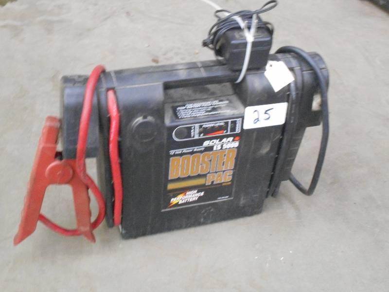 lot 25 image: Solar ES500 12Volt Booster Pack Wit...