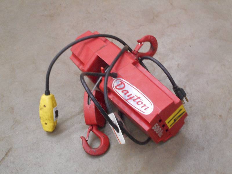 lot 35 image: Dayton 120Volt 500# Electric Winch...