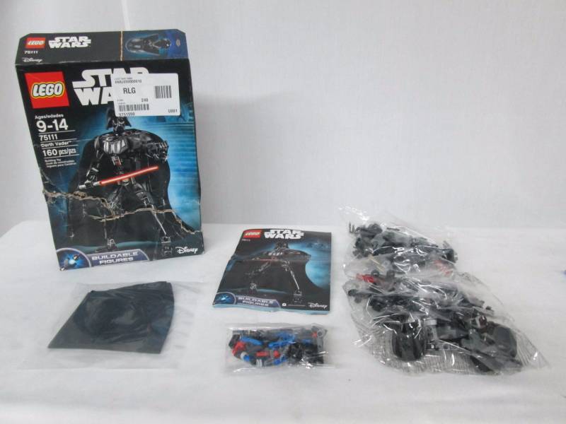 LEGO Star Wars Darth Vadar 160-pc. Buildable Figure