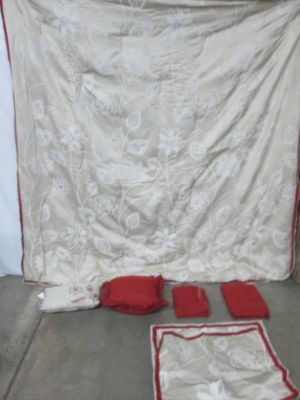 McLeland Design Iberia Comforter Set - Queen