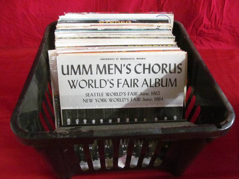 lot 9 image: vintage albums