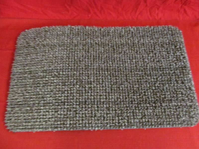 lot 28 image: door mat