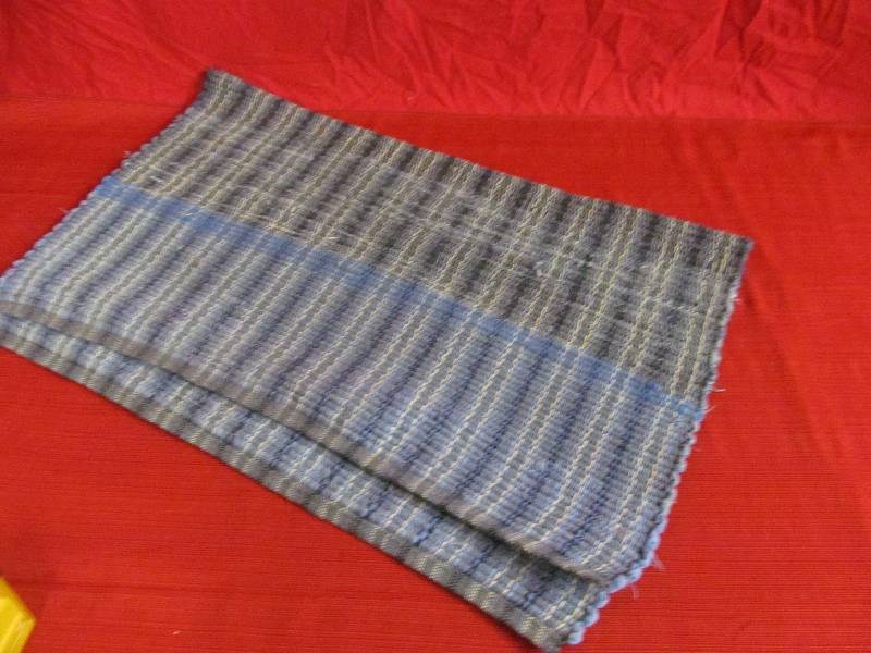 lot 32 image: rug