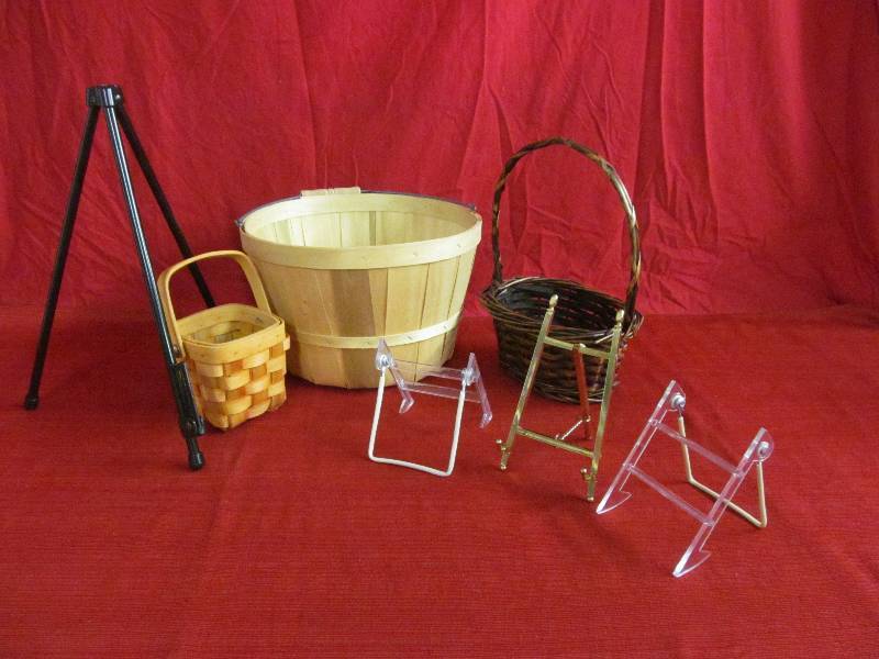 lot 37 image: easels