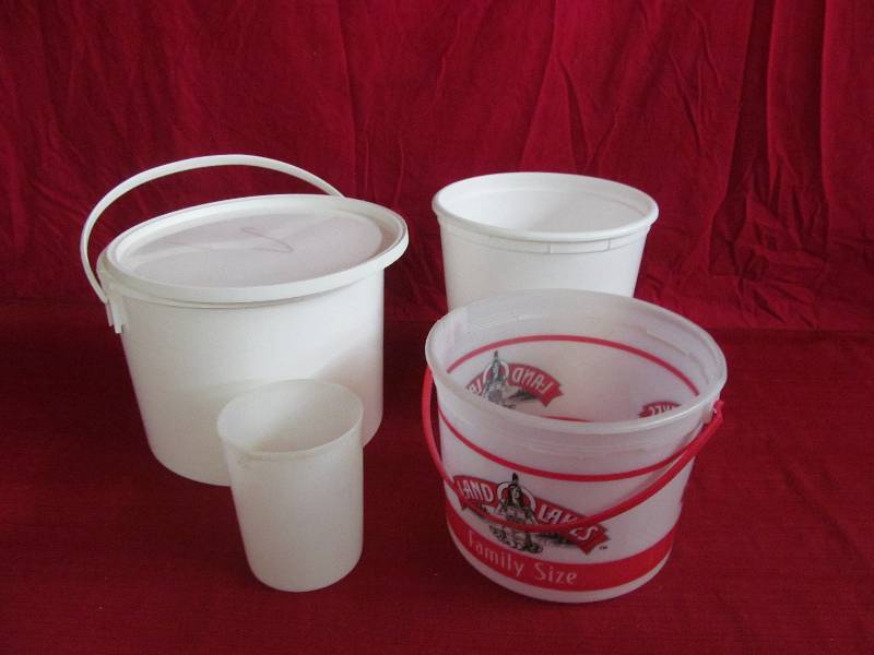 lot 47 image: buckets