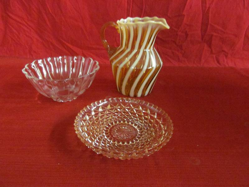 lot 52 image: vintage glassware