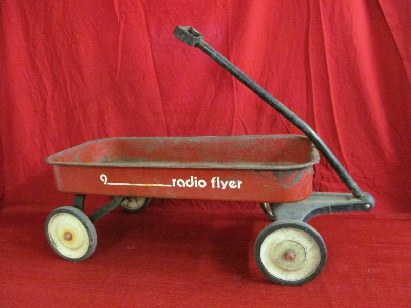 lot 69 image: Radio Flyer wagon