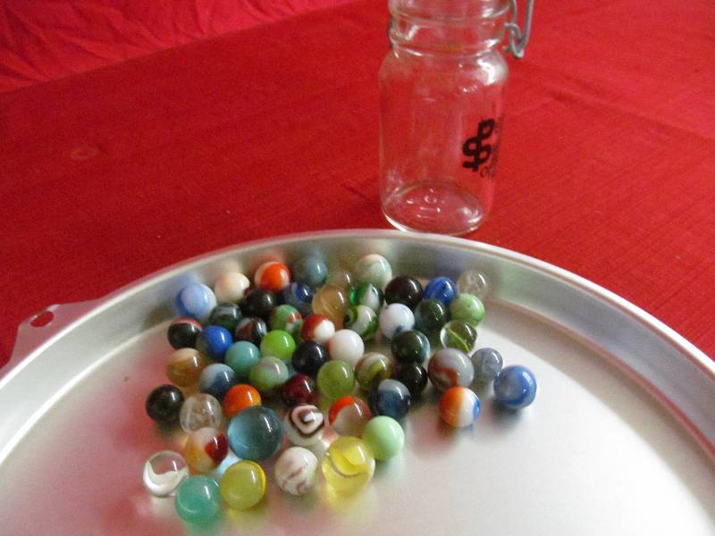 lot 75 image: vintage marbles