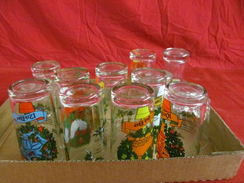 lot 98 image: Glasses