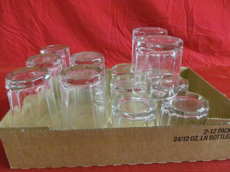 lot 99 image: Glasses