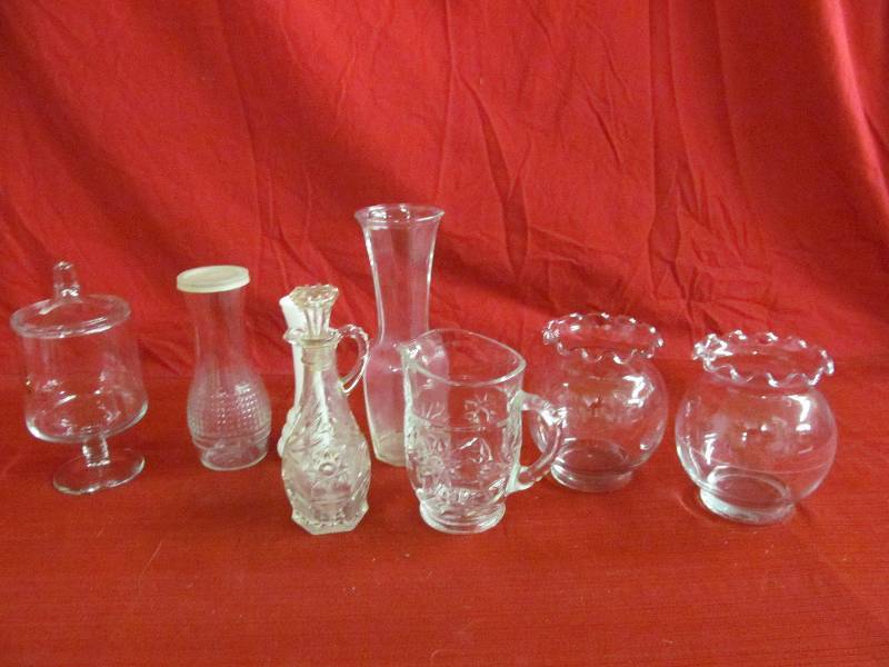 lot 101 image: Glassware