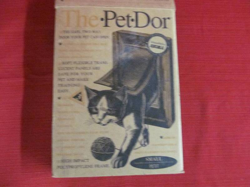 lot 104 image: Pet Door
