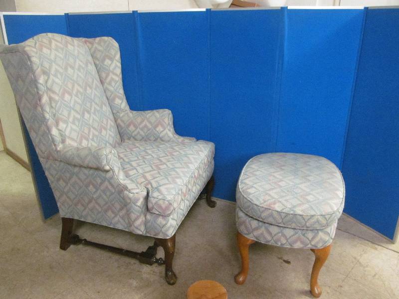 lot 108 image: Chair