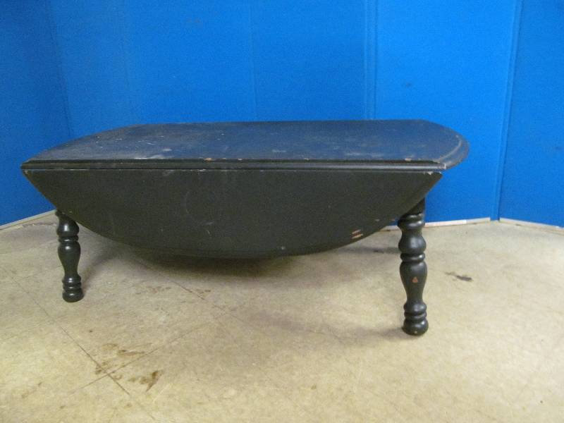 lot 110 image: Coffee Table