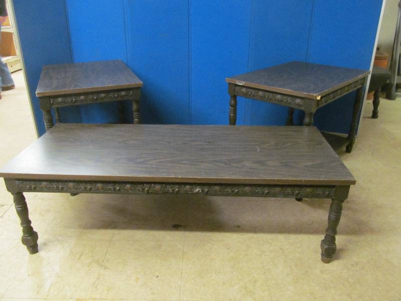 lot 112 image: Table Set