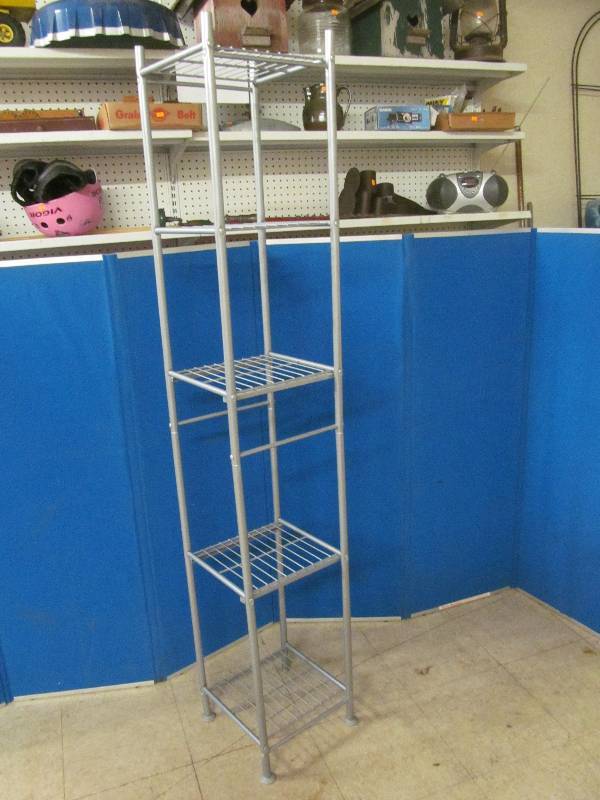 lot 119 image: Shelf