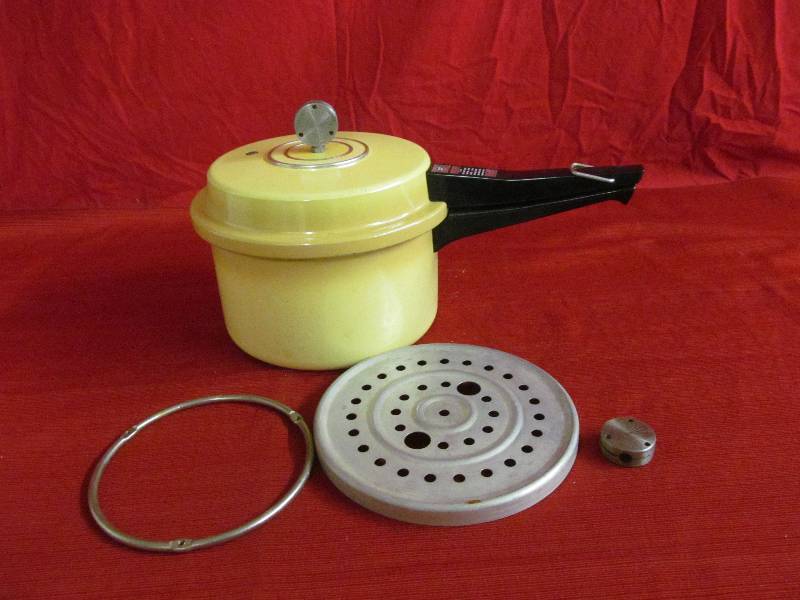lot 126 image: Pressure Cooker
