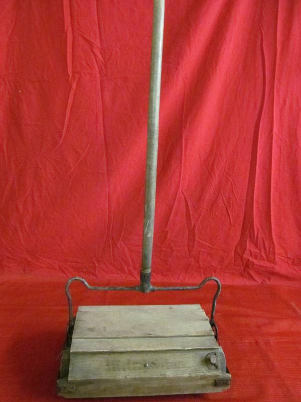 lot 132 image: Floor Sweeper