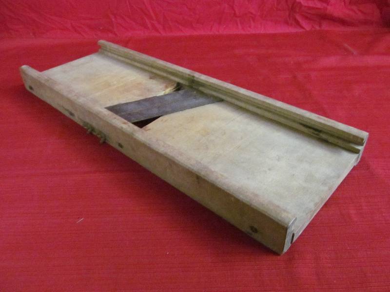 lot 133 image: Root Slicer