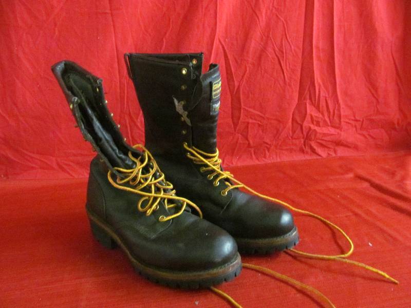 lot 141 image: Boots