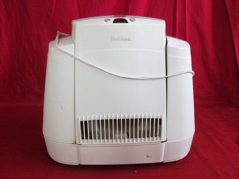 lot 153 image: Humidifier