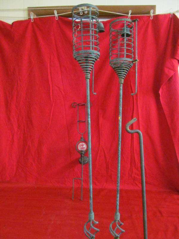 lot 155 image: Patio Stakes