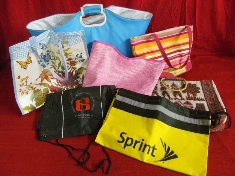 lot 165 image: Hand Bags