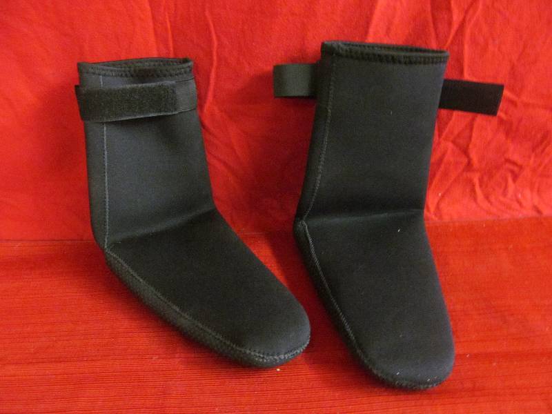 lot 181 image: Footwear