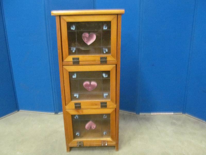 lot 188 image: Bin