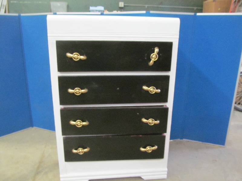 lot 192 image: Dresser