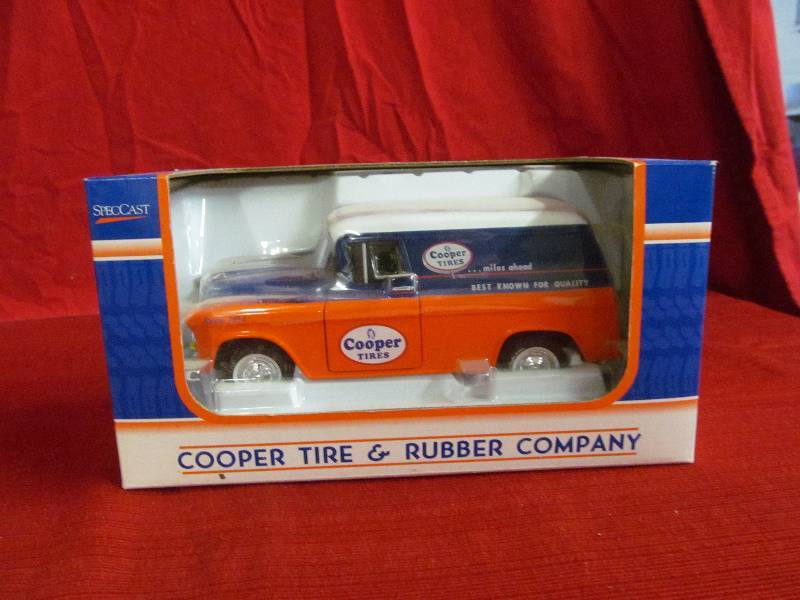lot 200 image: die cast car